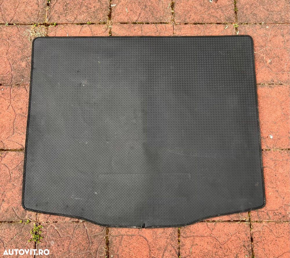 COVOR PORTBAGAJ KUGA III - 2