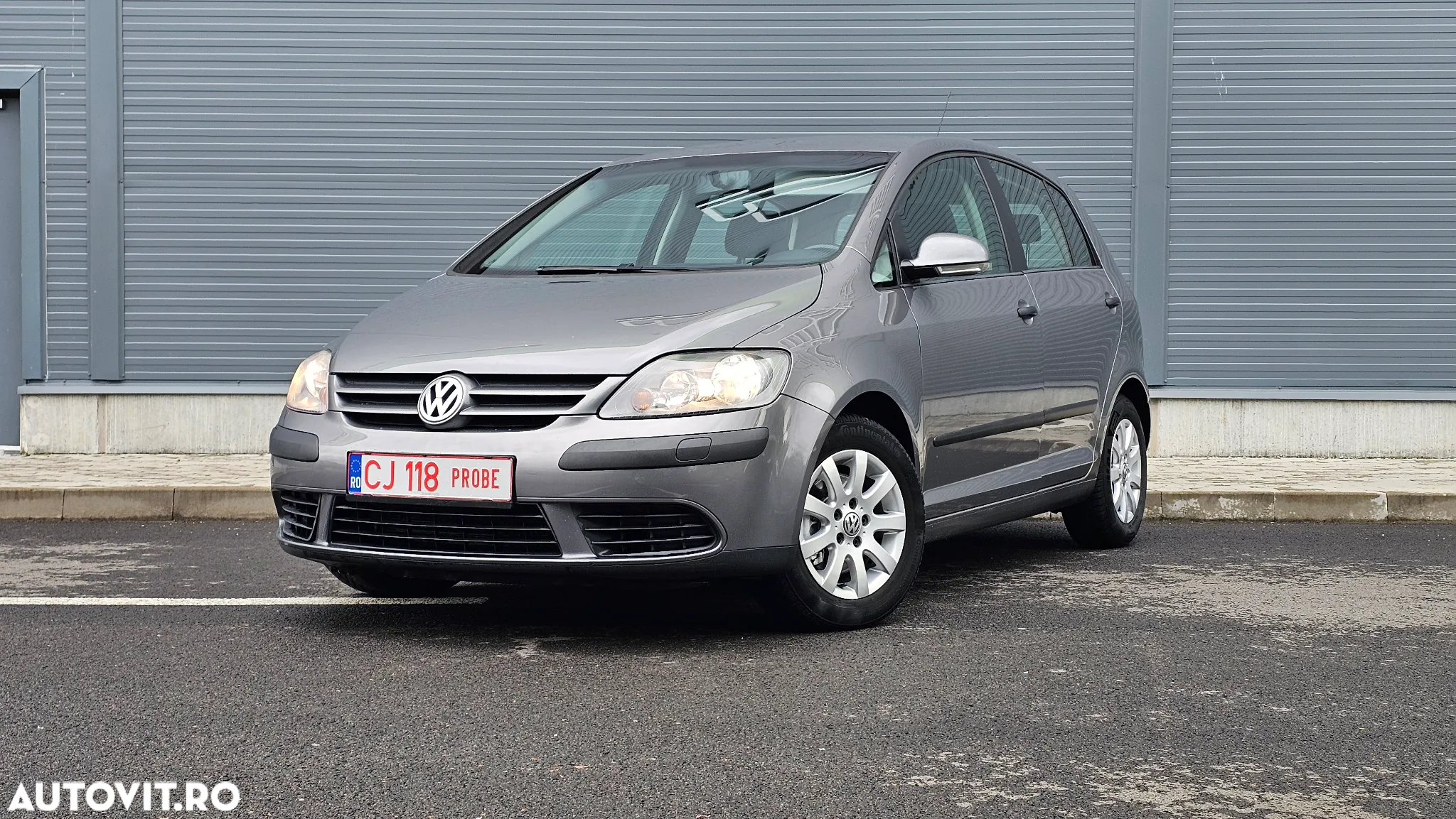 Volkswagen Golf Plus 1.9 TDI Comfortline DPF DSG - 25