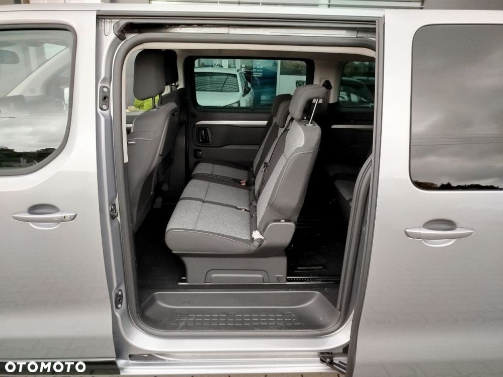 Peugeot Traveller - 12