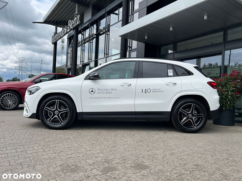 Mercedes-Benz GLA - 8
