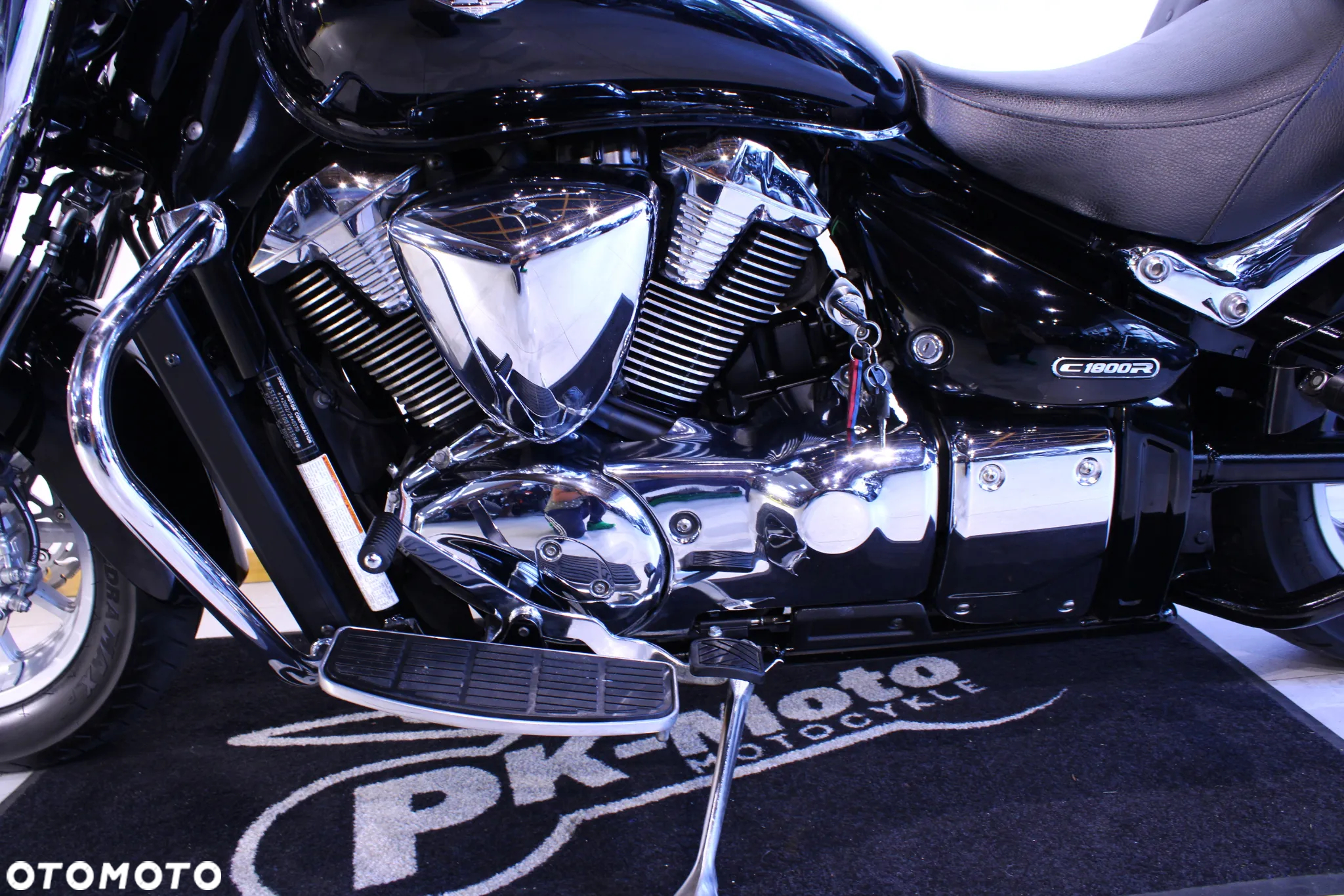 Suzuki Intruder - 29