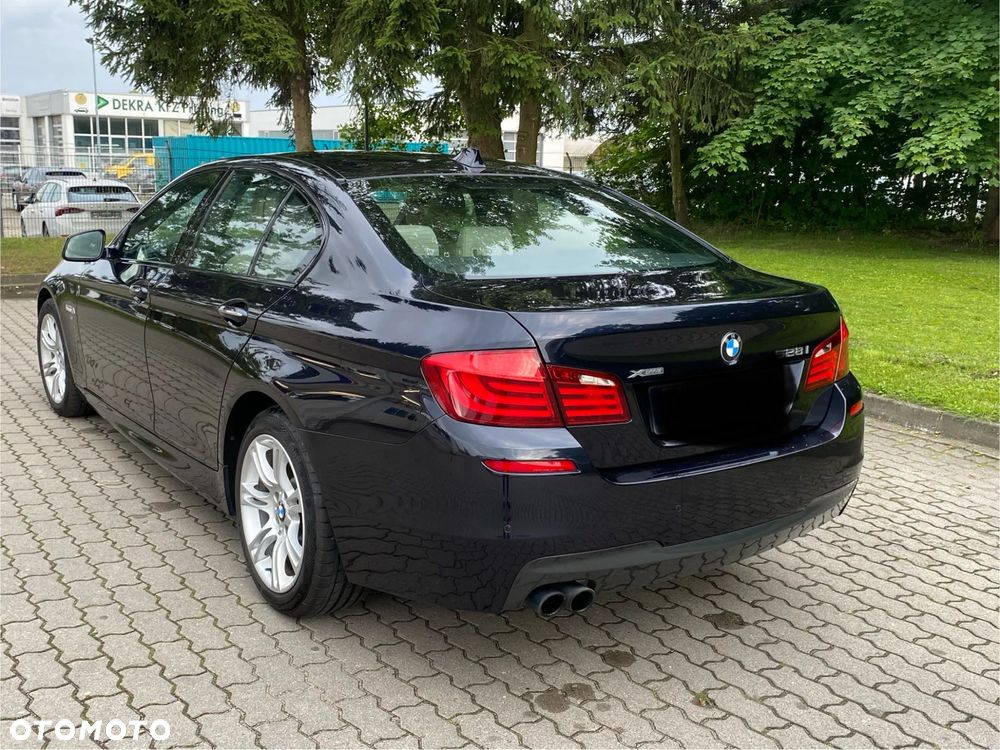 BMW Seria 5 528i xDrive - 3