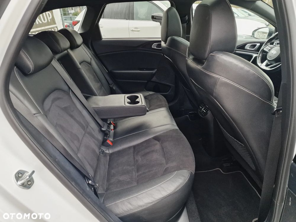 Kia Ceed 1.4 T-GDI OPF GT Line - 24