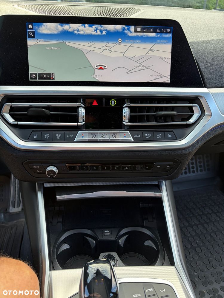BMW Seria 3 320d xDrive M Sport Shadow - 16