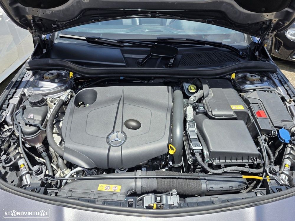Mercedes-Benz CLA 200 d Shooting Brake AMG Line - 36