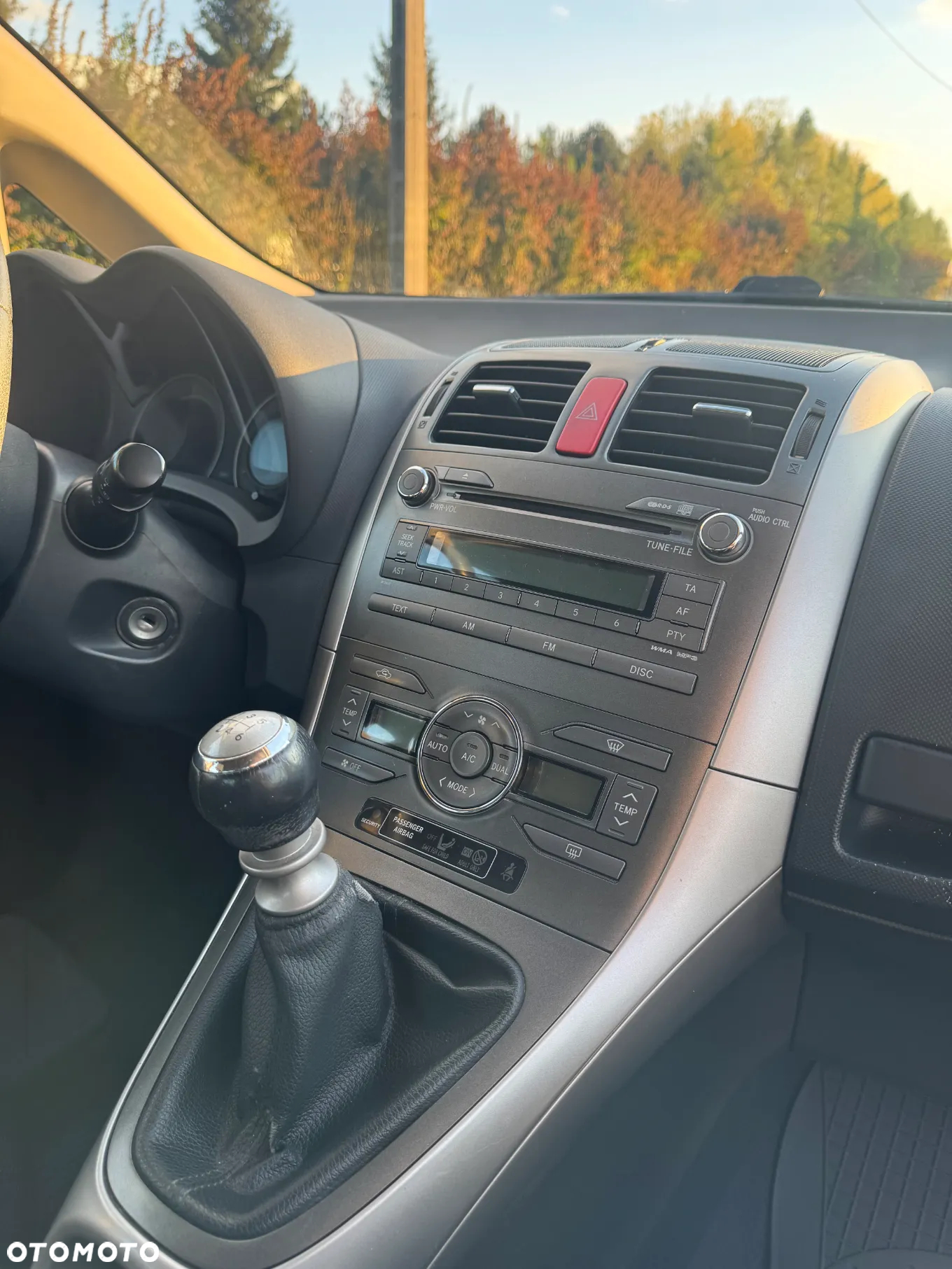 Toyota Auris 1.6 Premium - 11