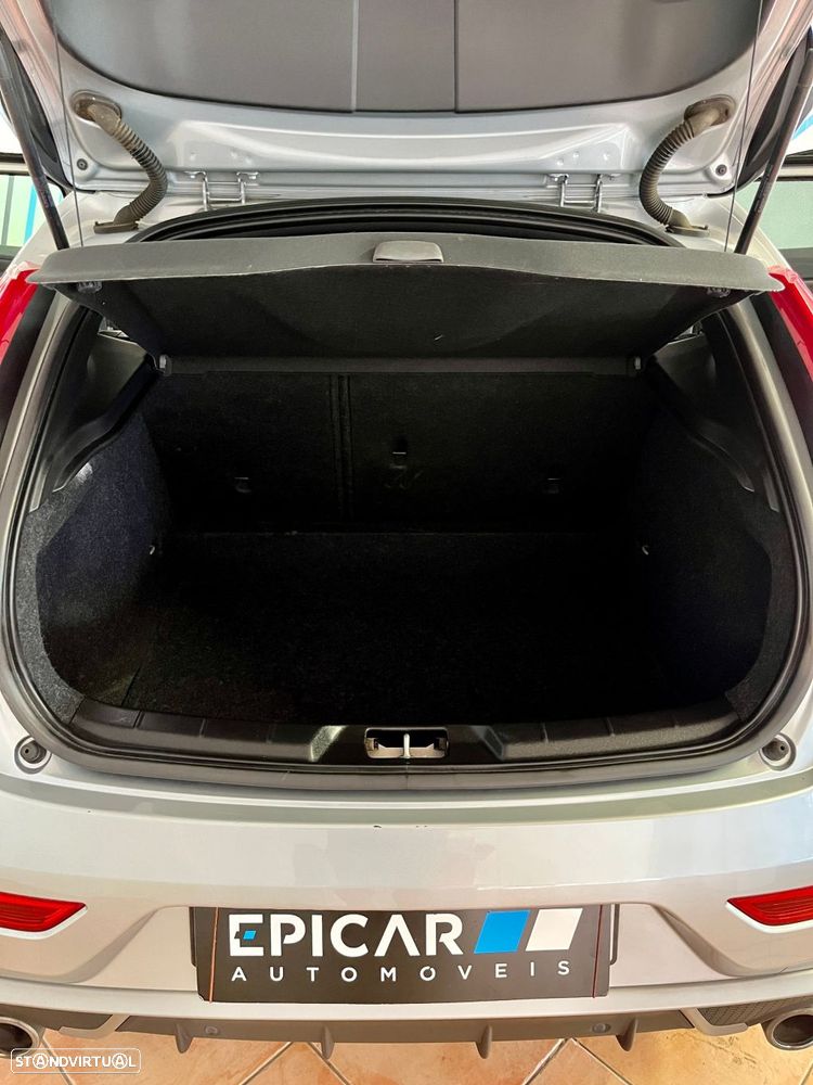 Volvo V40 2.0 D2 R-Design Momentum - 40