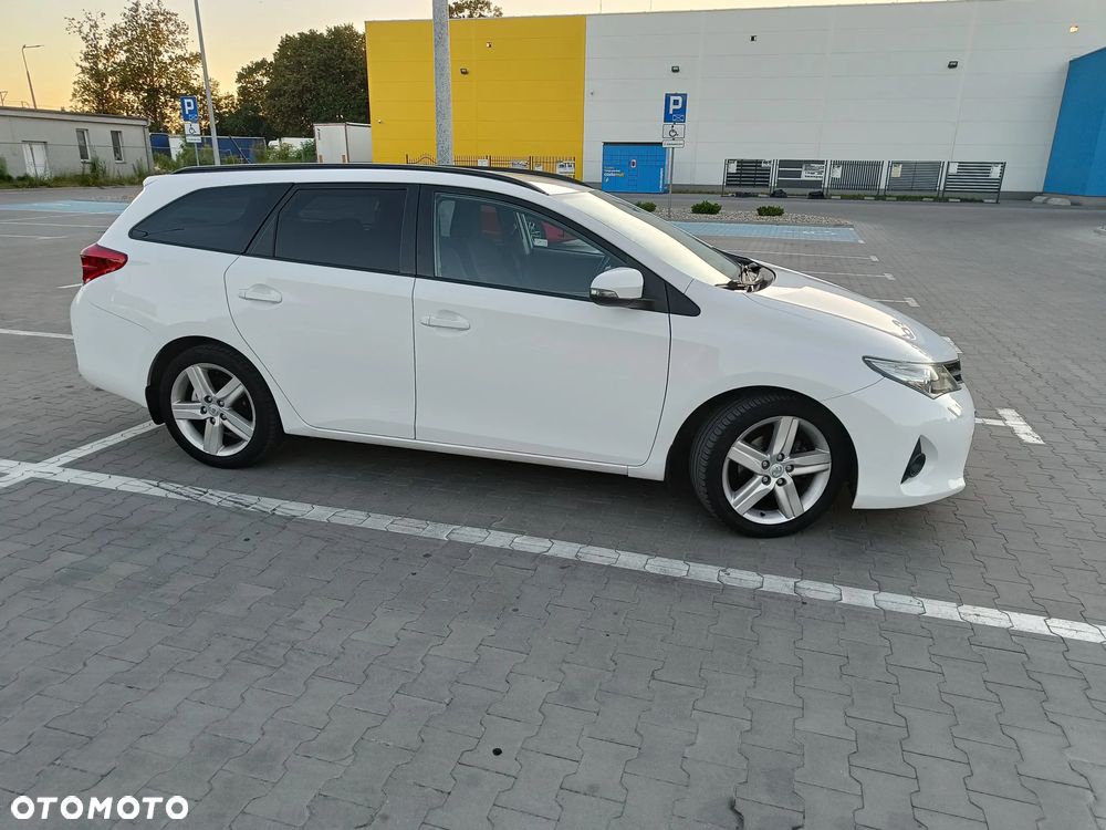 Toyota Auris - 2