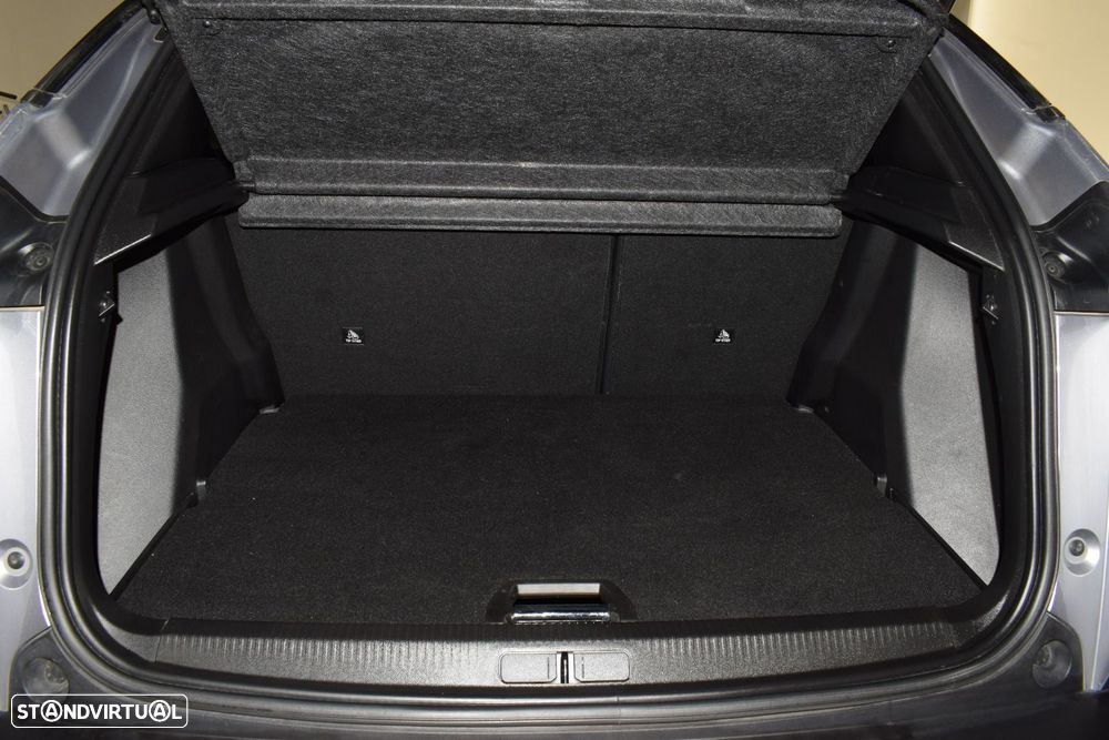 Peugeot e-2008 50 kWh GT Pack - 7