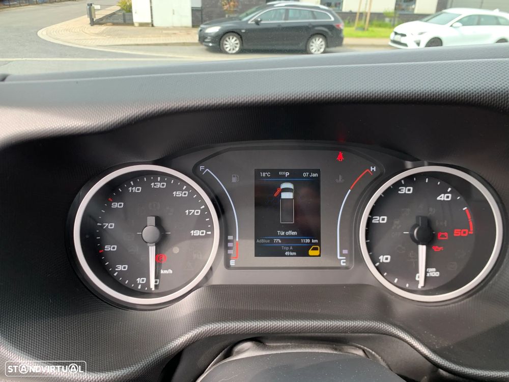 Iveco Daily 35S14H EA8 Carga útil 1.100Kg - 27