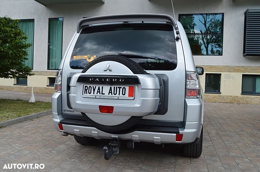 Mitsubishi Pajero - 5