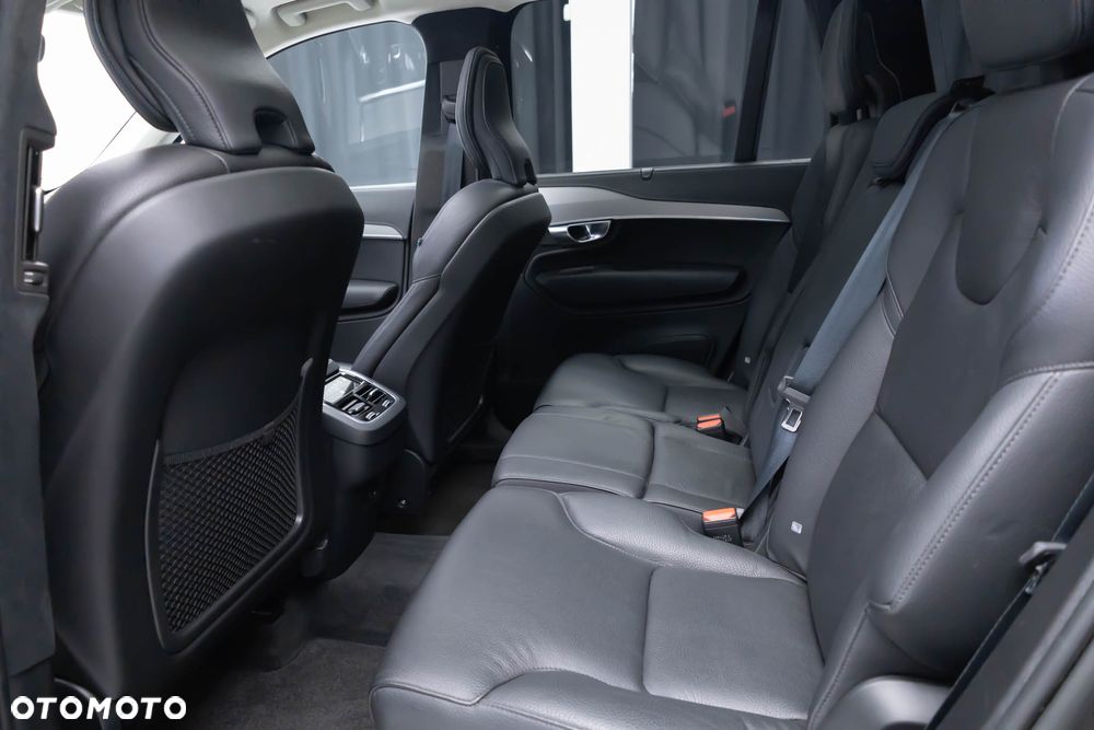 Volvo XC 90 B5 D AWD Ultimate Dark - 33
