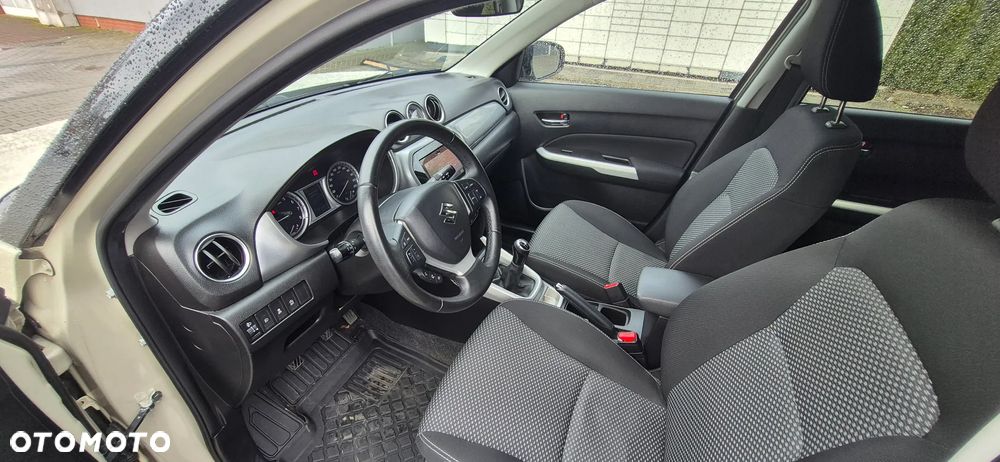 Suzuki Vitara 1.6 Premium 2WD - 9