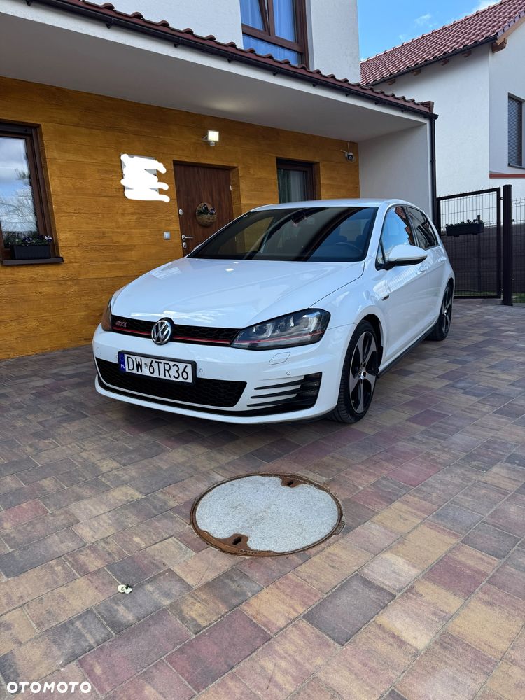 Volkswagen Golf - 3