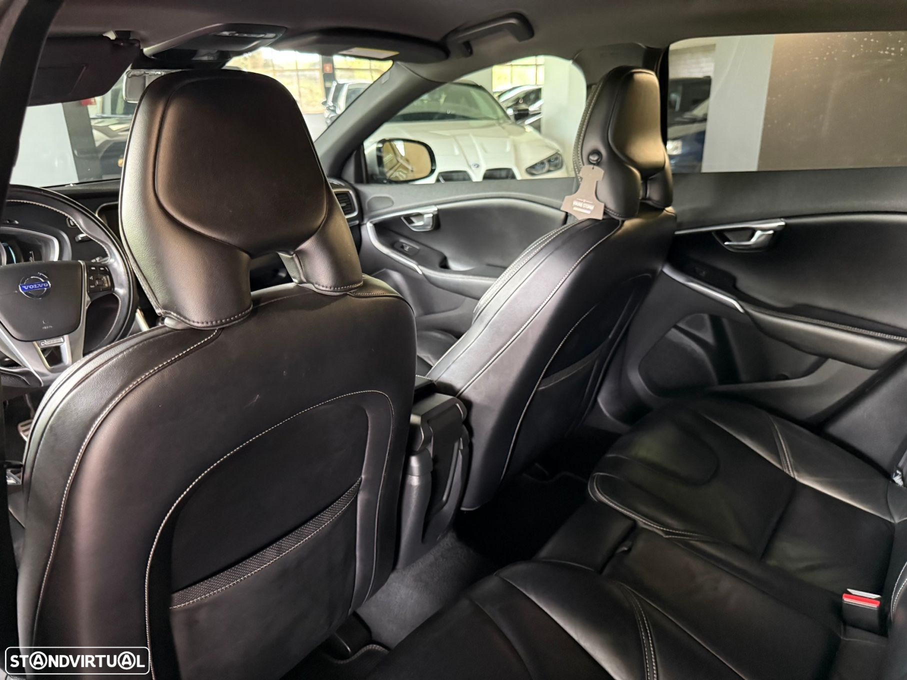 Volvo V40 1.6 D2 R-Design - 19