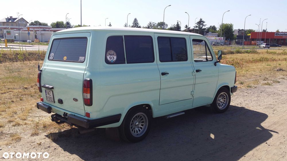 Ford Inny - 1