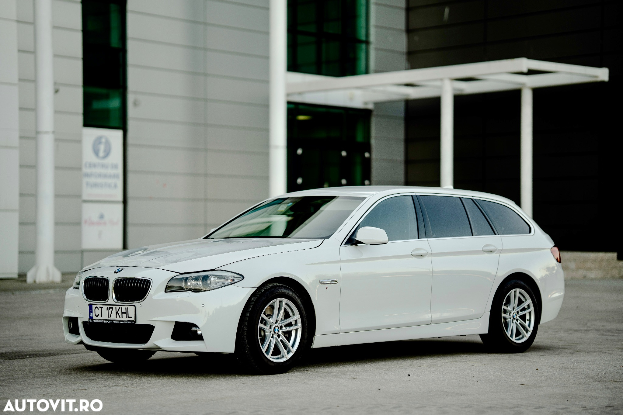 BMW Seria 5 525d Touring Modern Line - 8