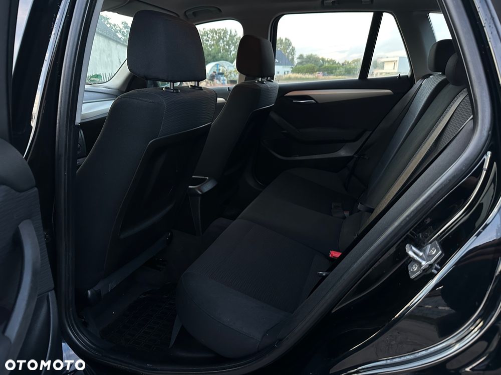 BMW X1 xDrive18d xLine - 17