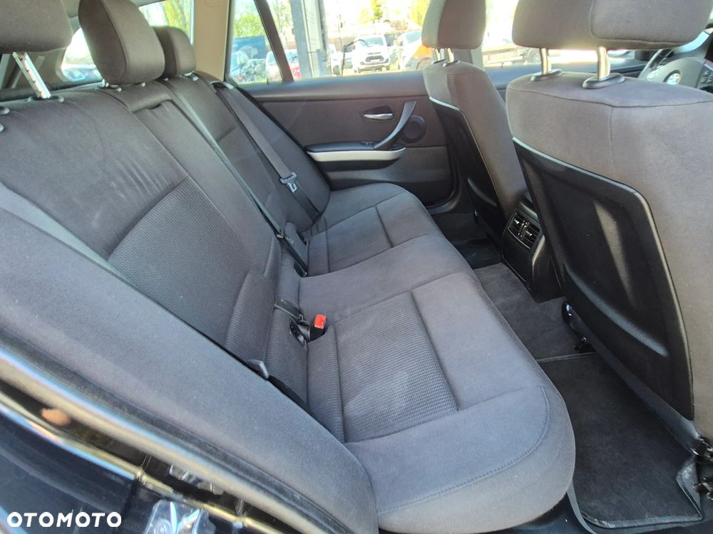 BMW Seria 3 320d - 28