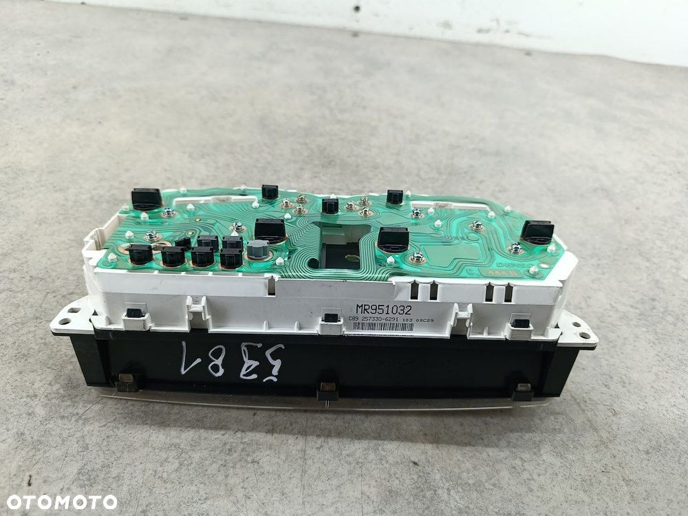 LICZNIK MITSUBISHI PAJERO PININ MR951032  257330-6291 1.8 16V - 6