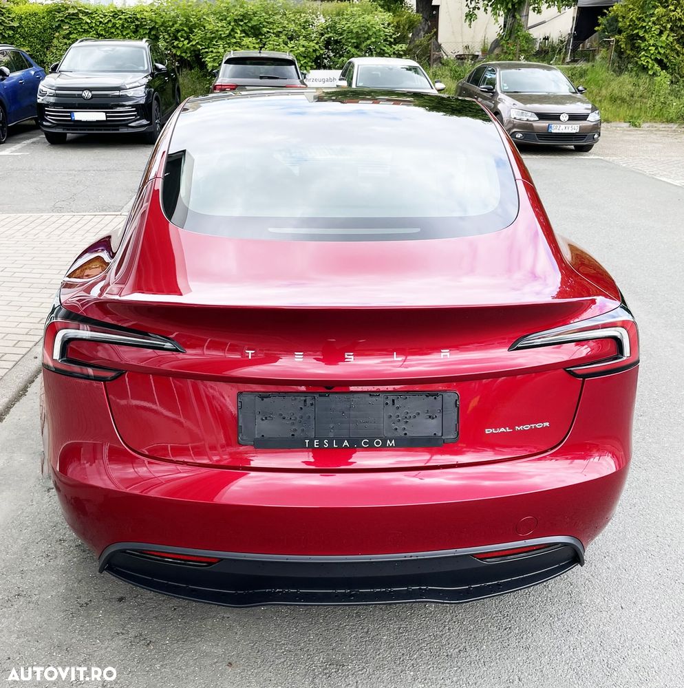 Tesla Model 3 - 5