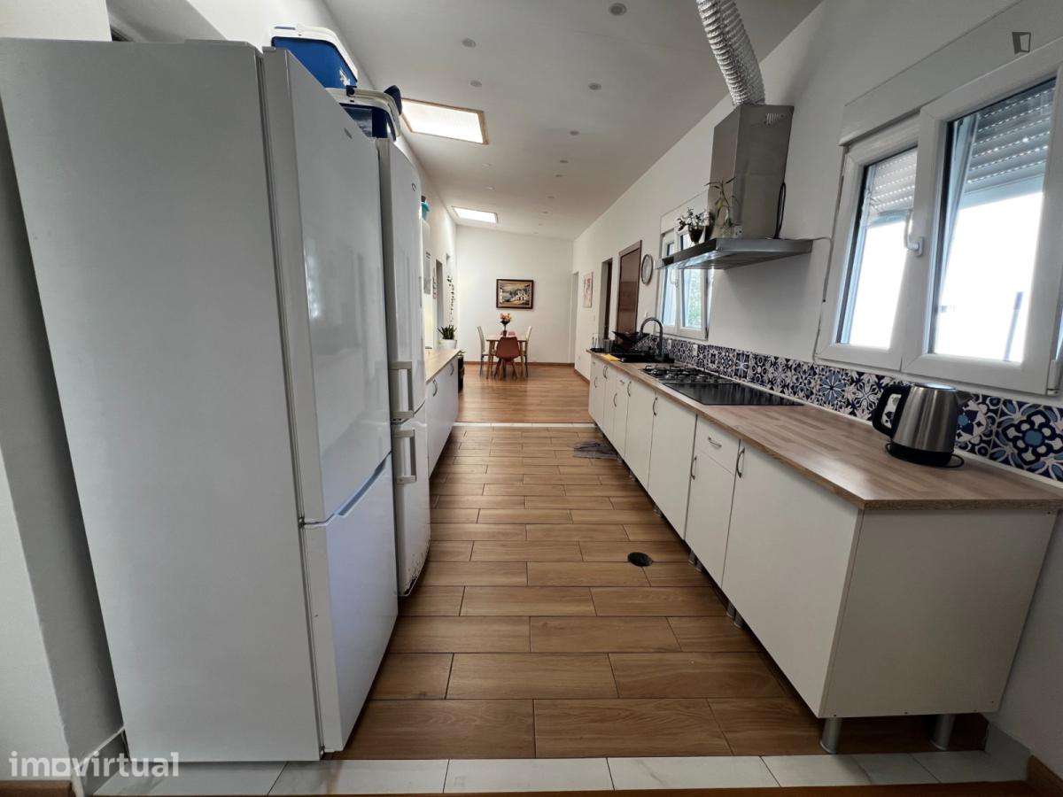 Quarto - localizado em Setubal - Grande imagem: 4/12