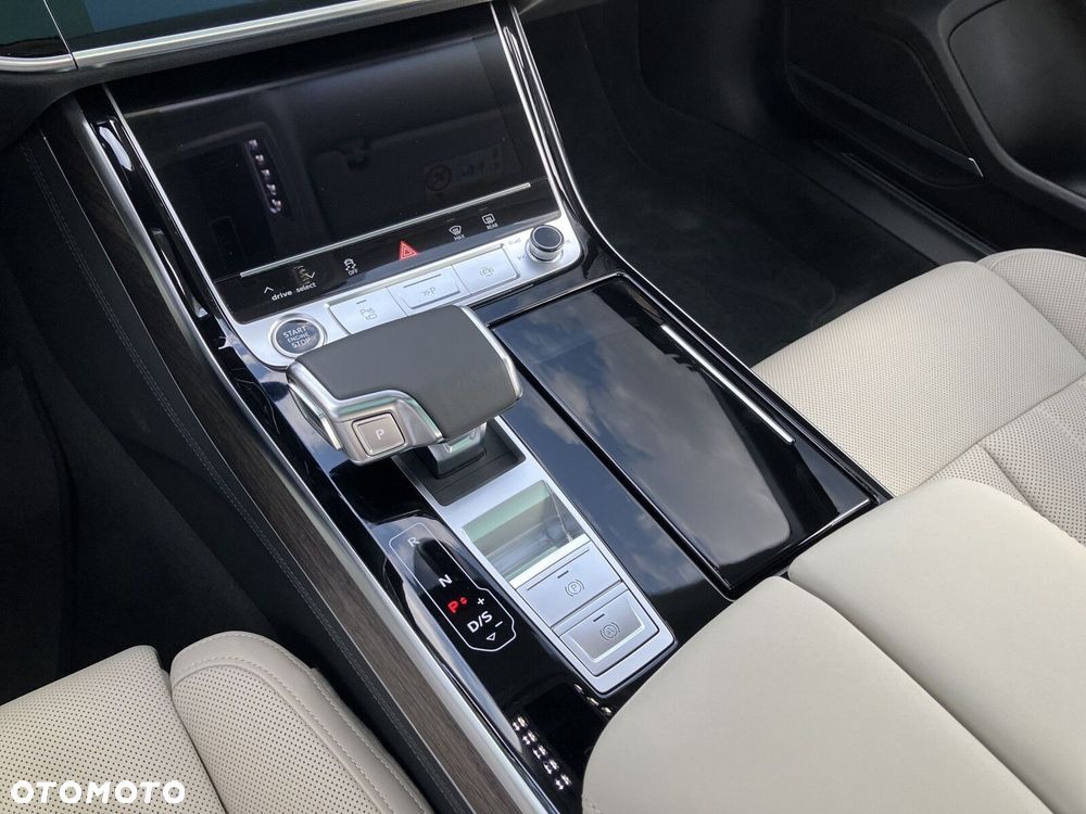 Audi A8 - 15