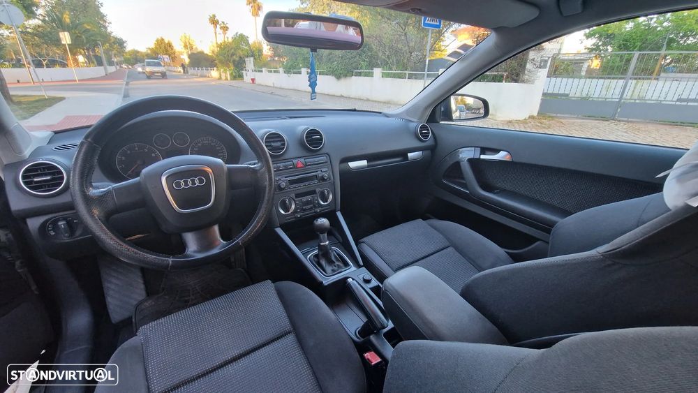 Audi A3 1.6 FSI Attraction - 13