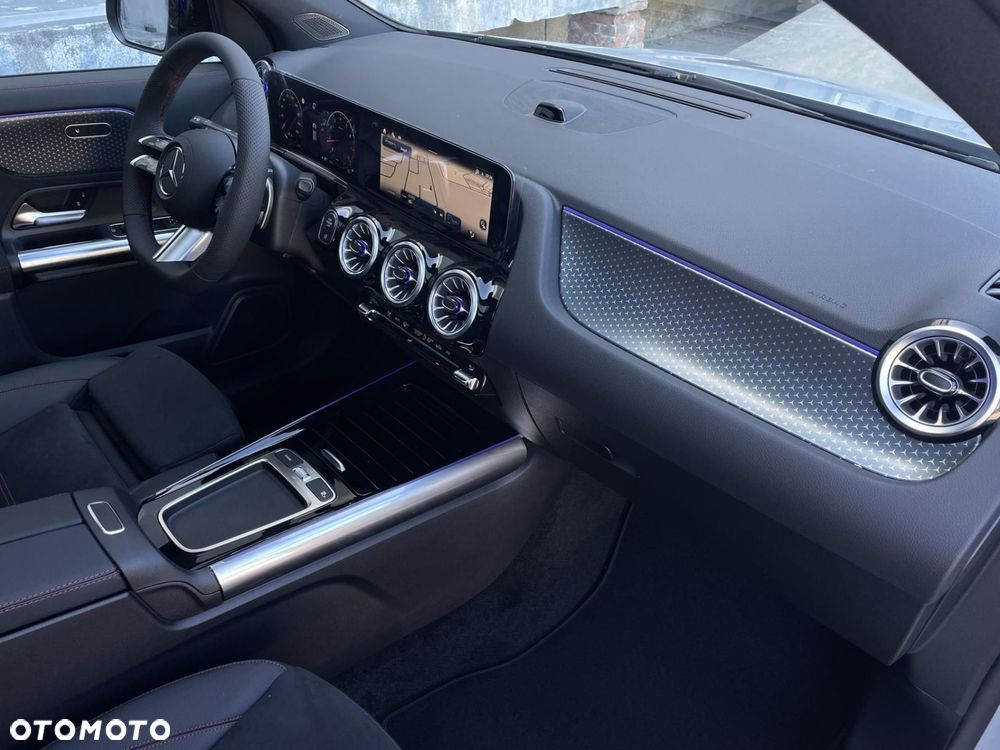Mercedes-Benz GLA - 15
