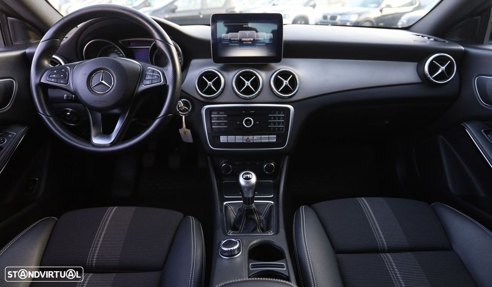Mercedes-Benz CLA 180 d Urban - 21