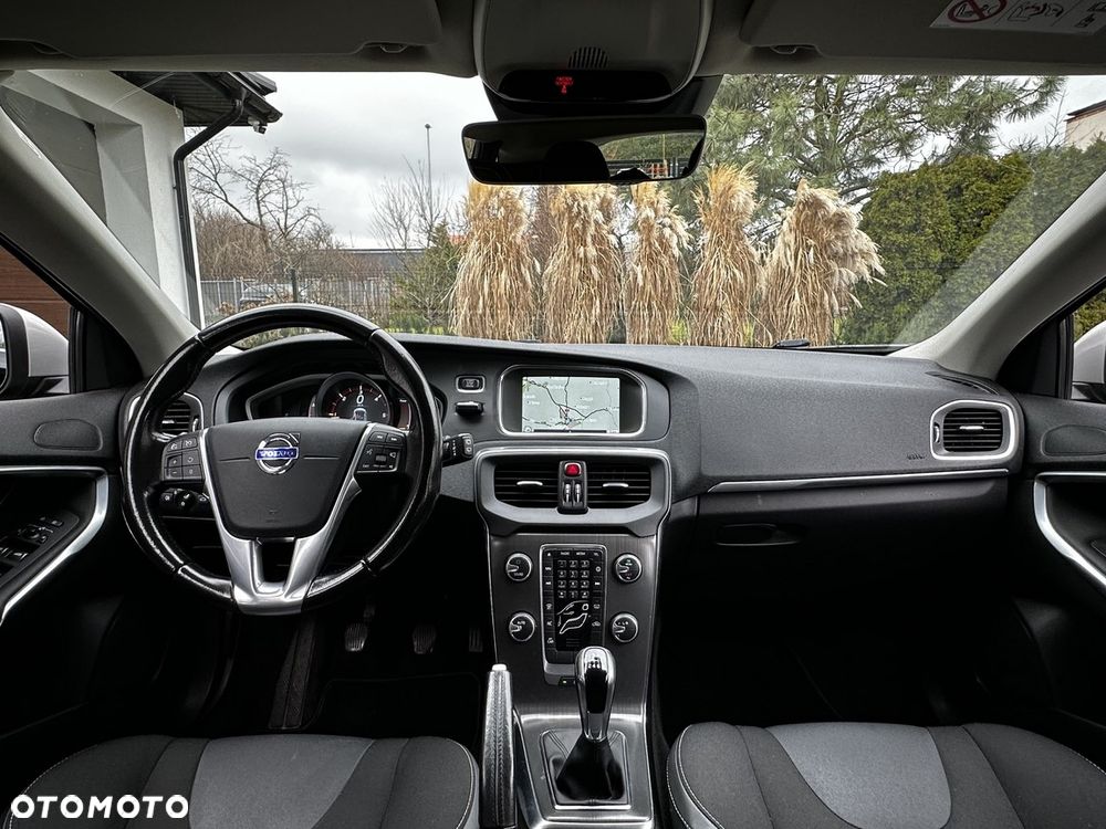 Volvo V40 D2 Drive-E Momentum - 38