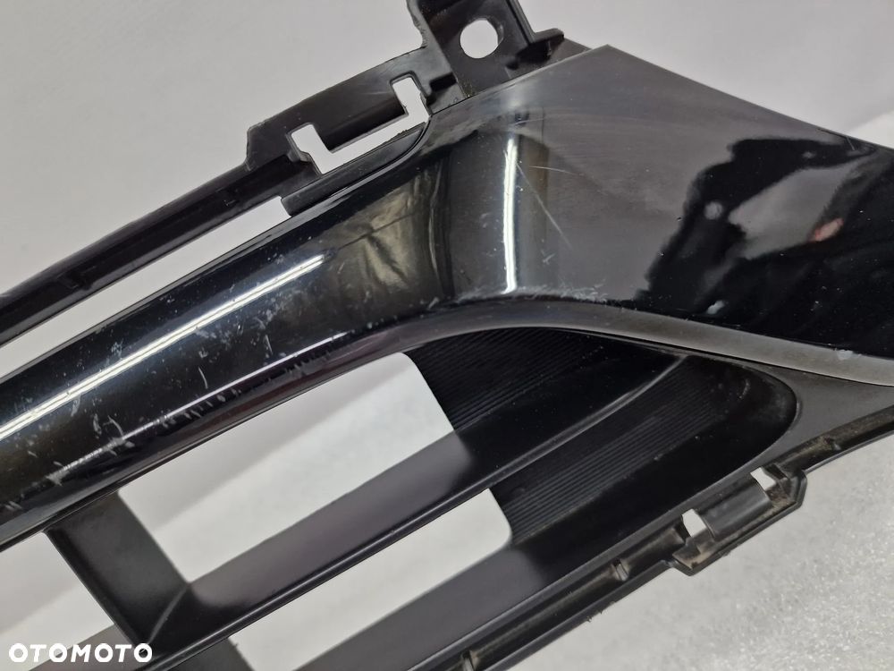 KIA VENGA LIFT 14- KRATKA ŚRODKOWA ZDERZAKA PRZEDNIEGO PRZÓD , NR 86560-1P500 , NR AUKCJI KR385 - 12