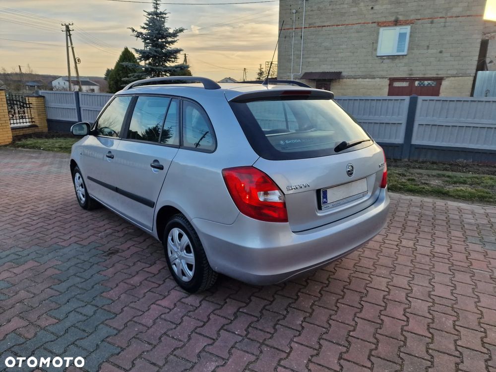 Skoda Fabia 1.4 16V Ambition - 4