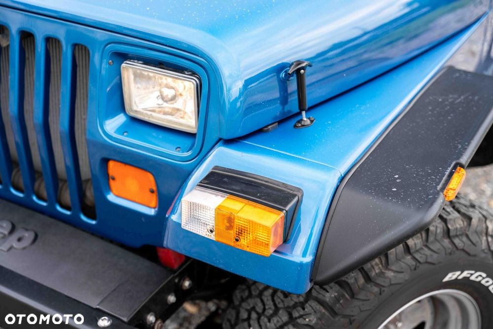 Jeep Wrangler - 30