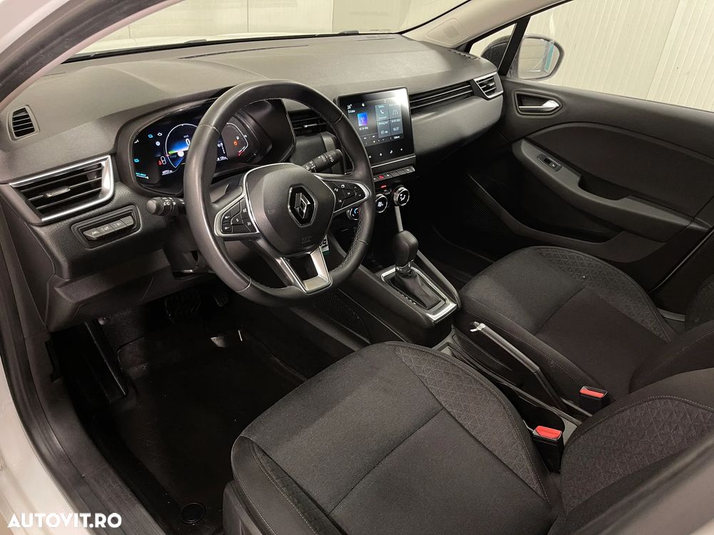 Renault Clio V E-Tech 145 Evolution - 6
