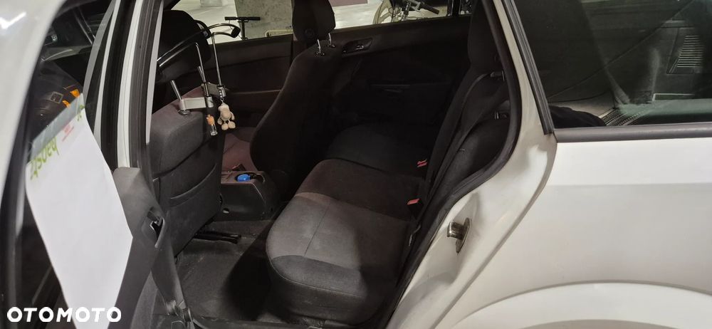 Opel Astra 1.6 EU5 - 10