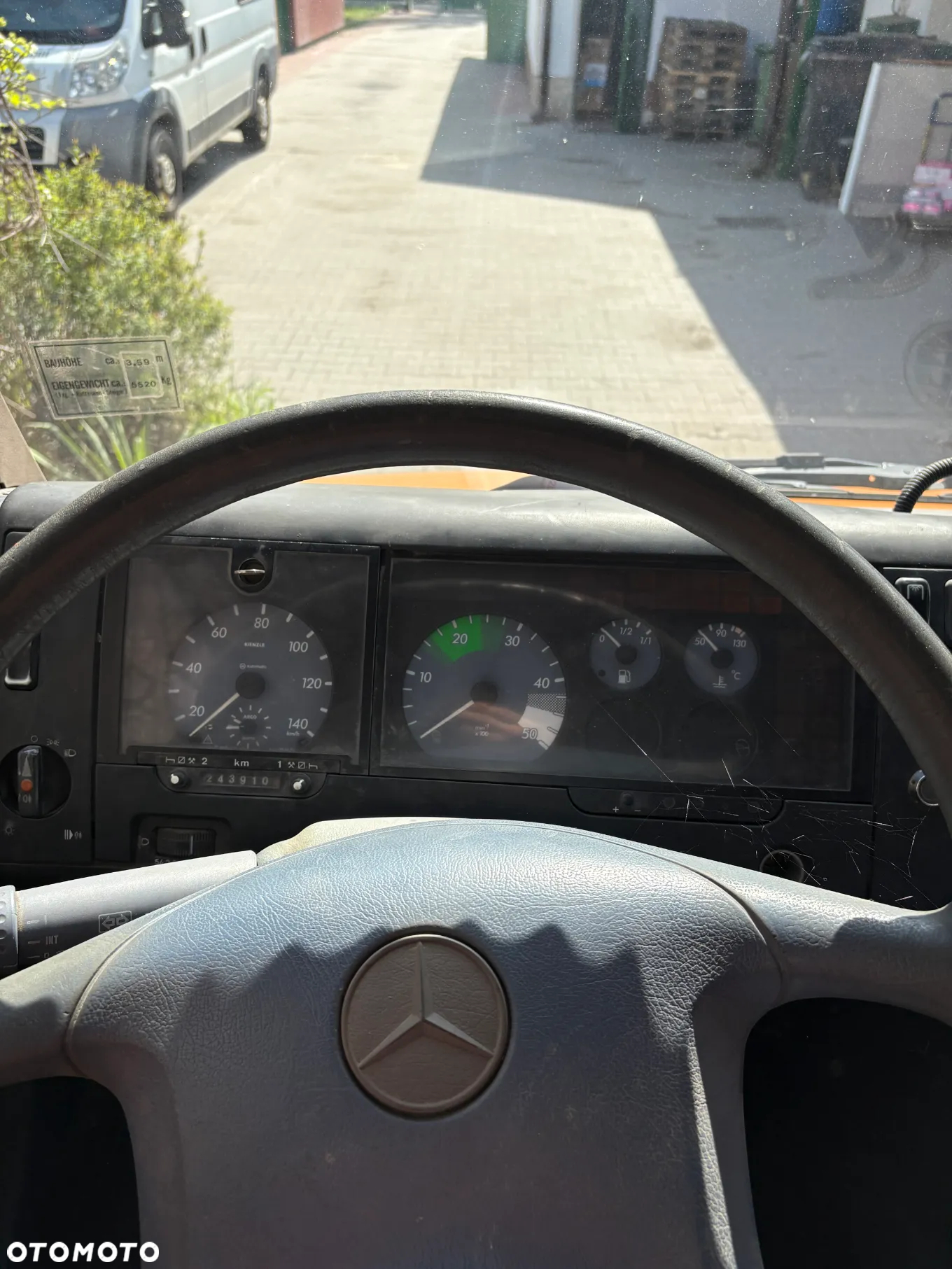 Mercedes-Benz 812D - 14