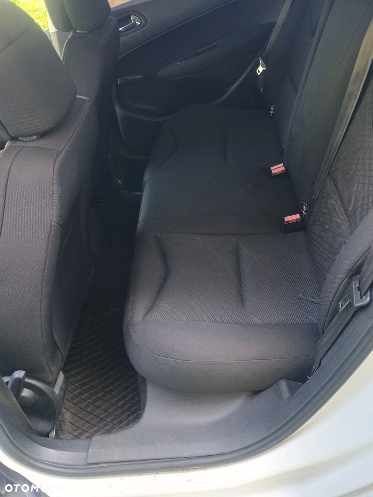 Peugeot 308 120 VTi Family - 12