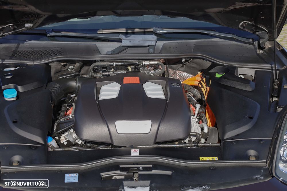 Porsche Cayenne S E-Hybrid Platinum Edition - 45