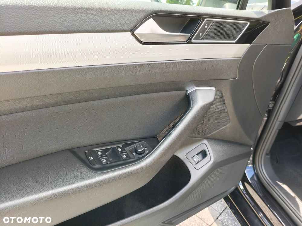 Volkswagen Passat 2.0 TDI BMT Highline DSG - 19