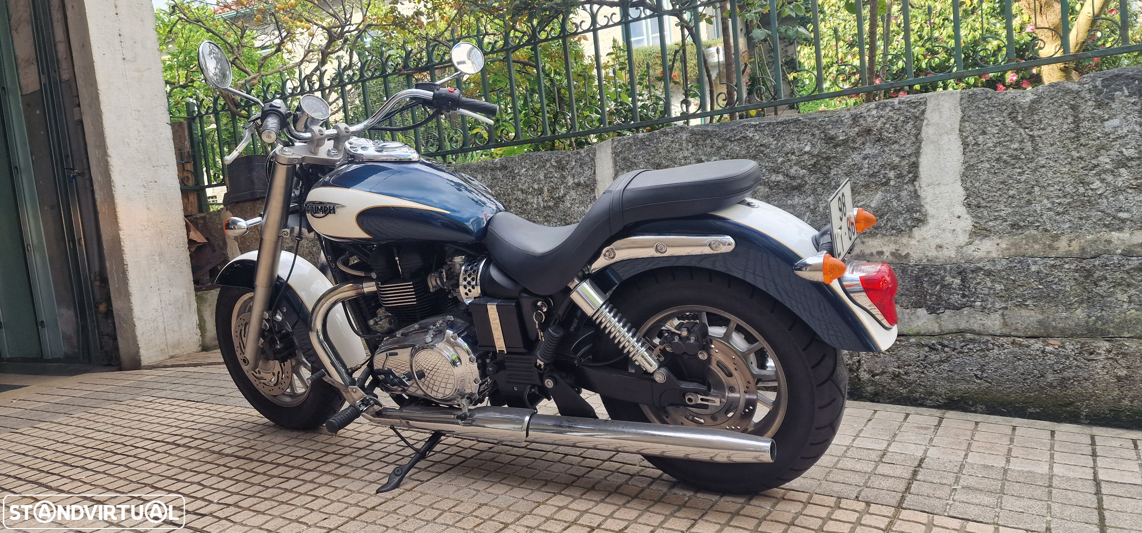 Triumph Bonneville America - 7