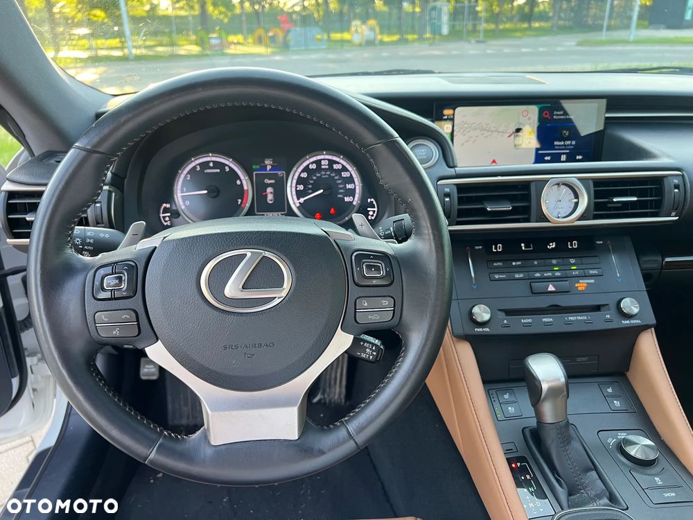 Lexus RC - 10
