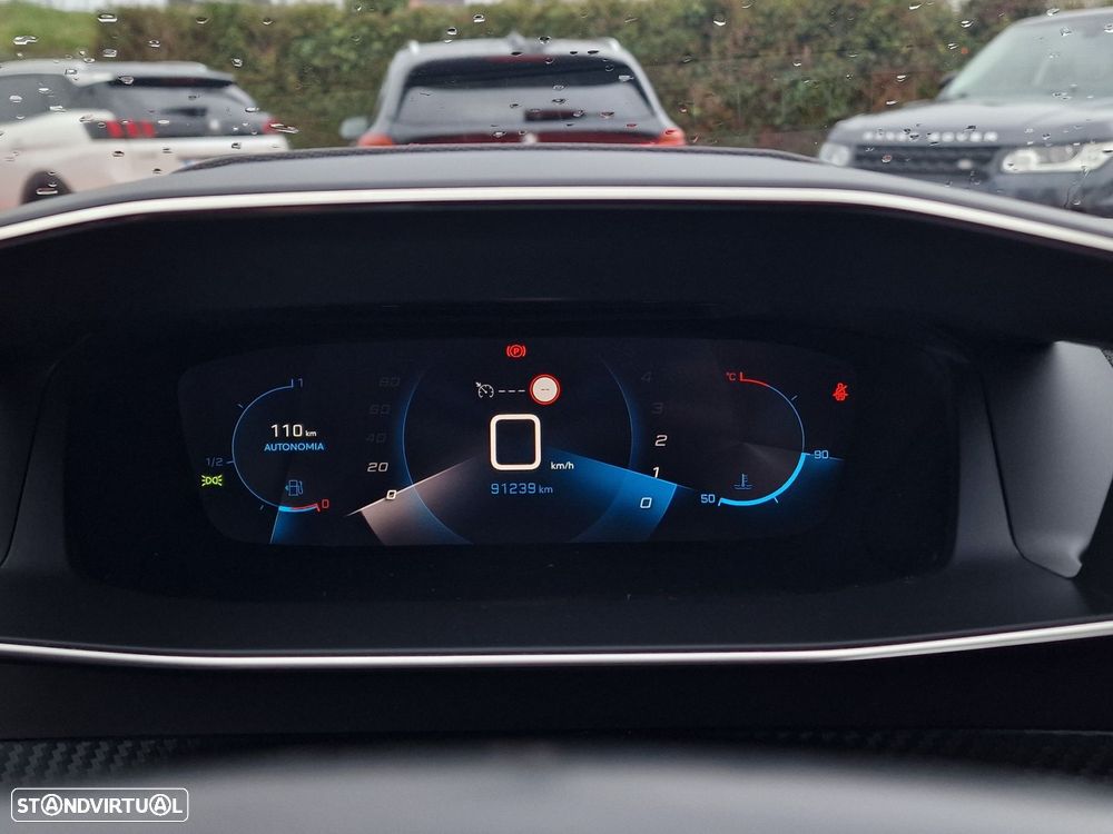 Peugeot 2008 1.2 PureTech Allure Pack - 26