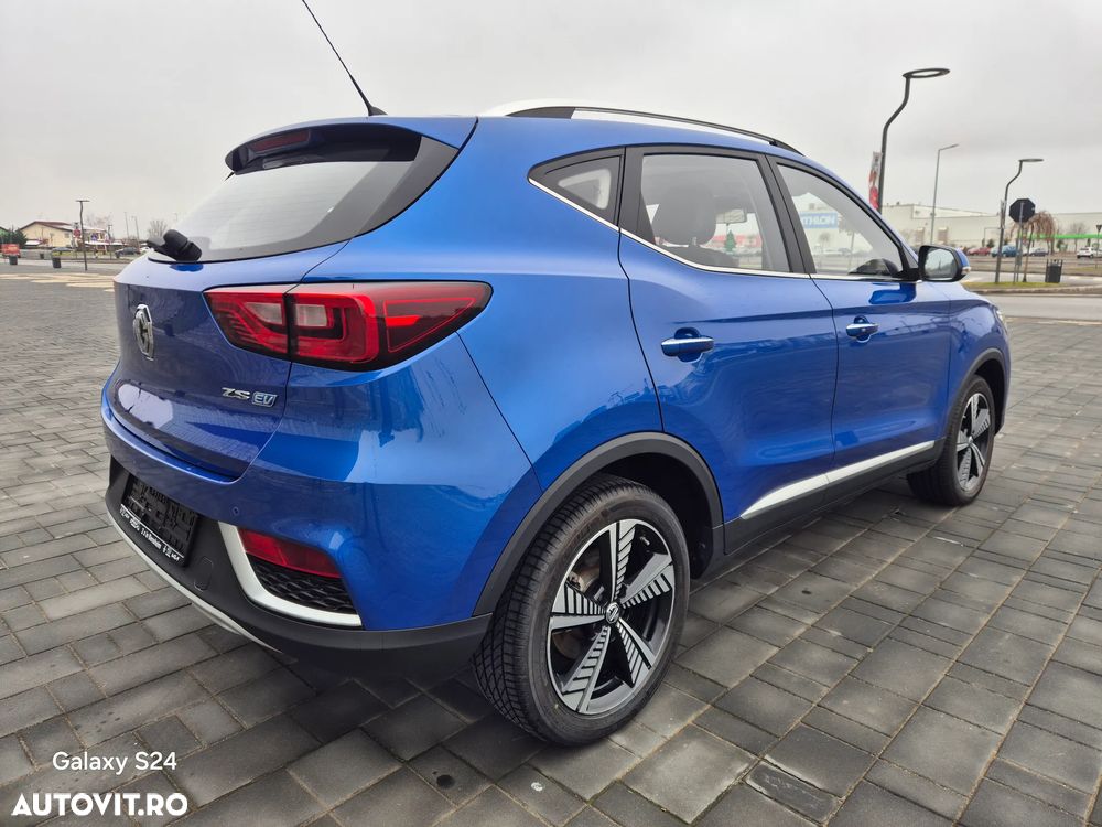 MG ZS EV Luxury - 6