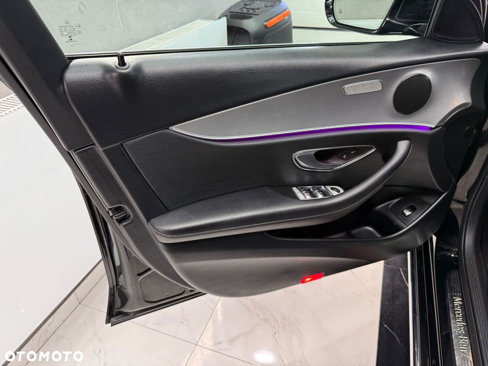 Mercedes-Benz Klasa E 220 d 9G-TRONIC - 12