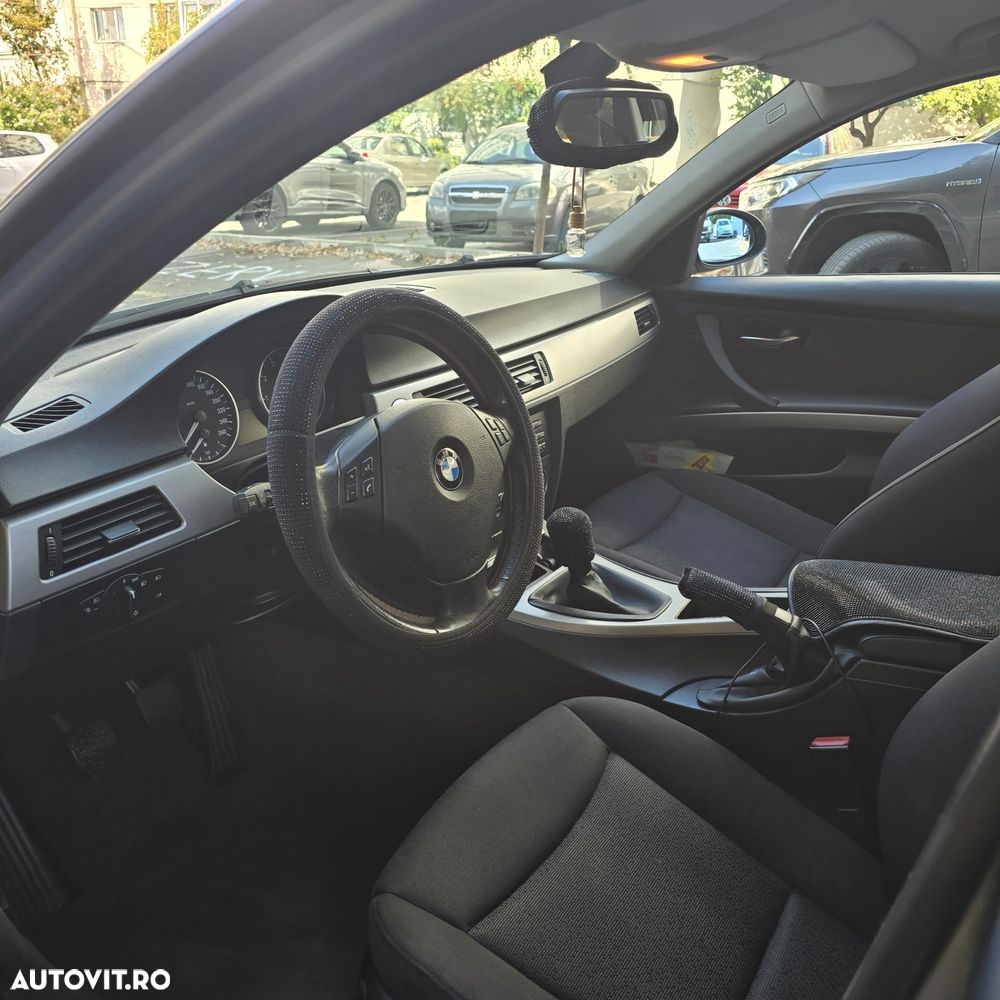 BMW Seria 3 318i - 1