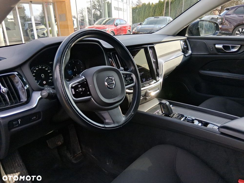 Volvo V60 Cross Country - 11