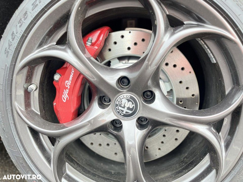 Alfa Romeo Giulia 2.9 V6 Turbo RWD AT8 Quadrifoglio - 10