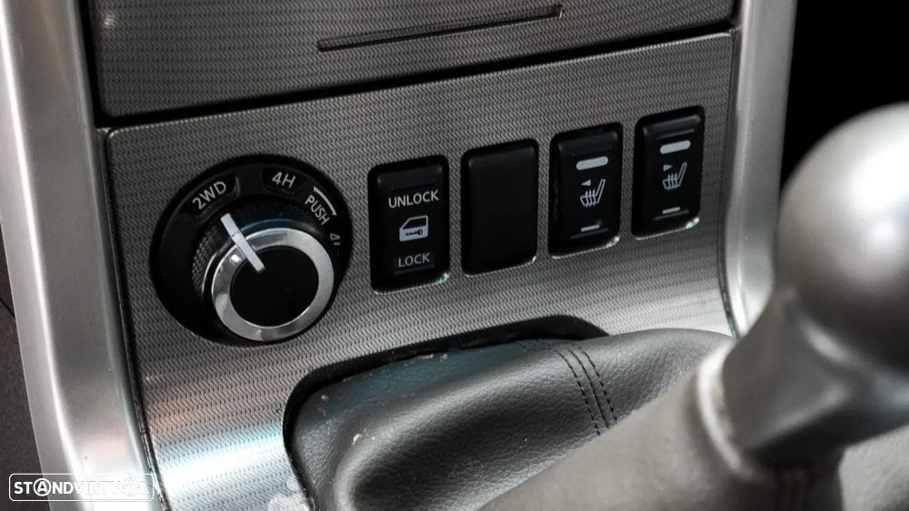 Nissan Navara 2.5 dCi CD SE 4WD - 11