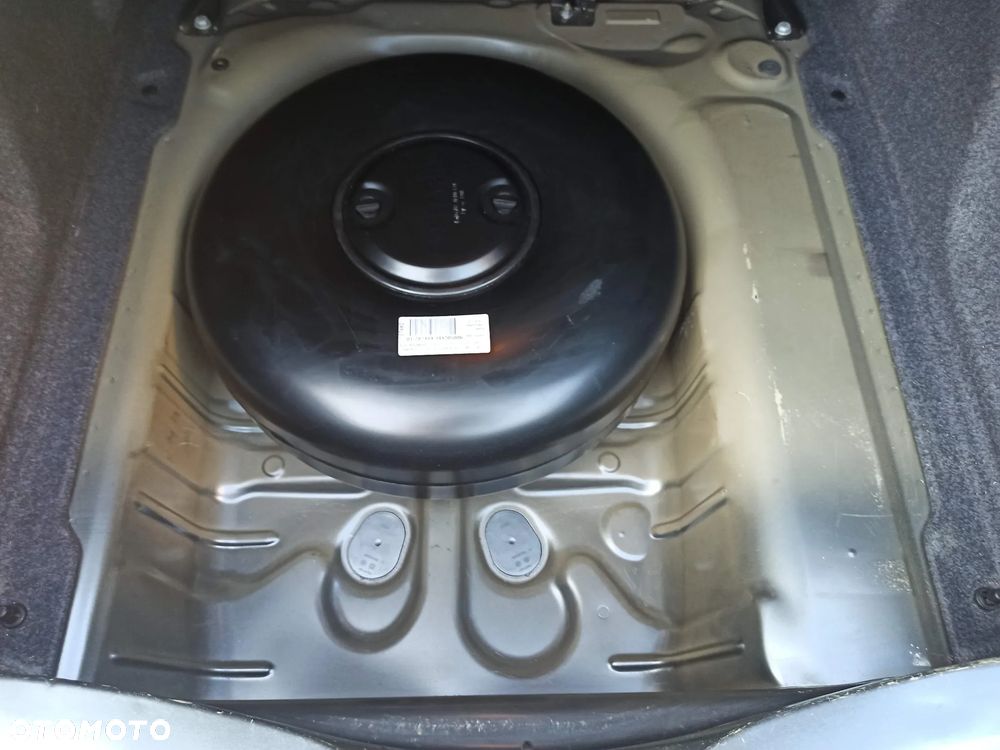 Peugeot 301 1.6 VTi Allure - 35